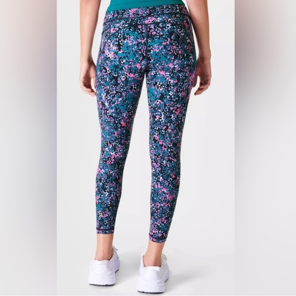 Sweaty Betty Power 7/8 Workout Leggings
Pink Scattered Petal Print Size 6 - Picture 3 of 11